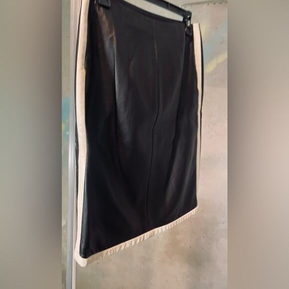 Ralph Lauren Lambskin Skirt - Purple Label - Cream and Black - Size Large - Sz 6 - Picture 12 of 12